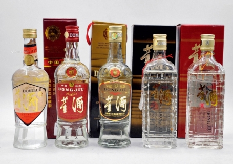 丹东回收红董褐董白董3款90年代的老董酒分别多少钱一瓶，各自介绍与特点分析