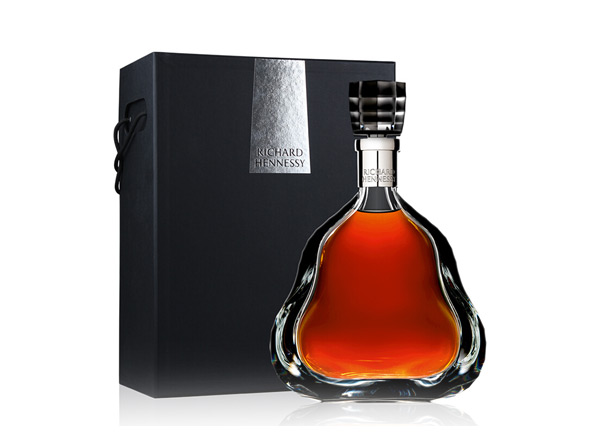丹东收购轩尼诗李察XO回收Hennessy洋酒干邑白兰地700ml